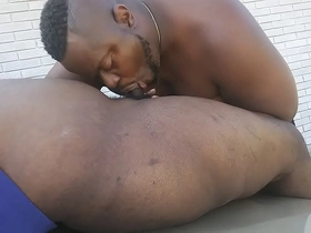 Big booty Dallas gets face-fucked in a car