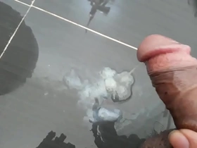 Gay Vietnamese man pleasures himself in the restroom